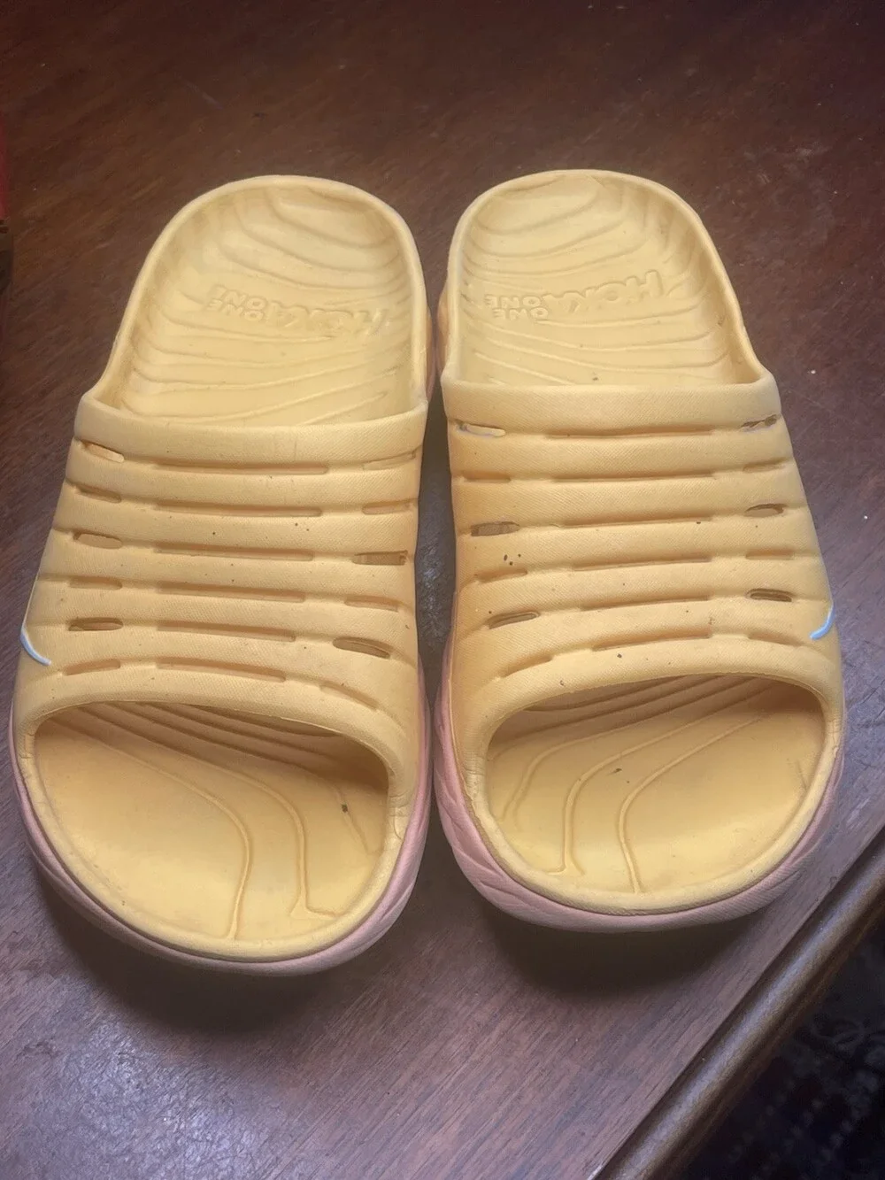 HOKA Ora Recovery Slide 3 Men’s Size 10M Yellow Orange Comfort Sandals Slides